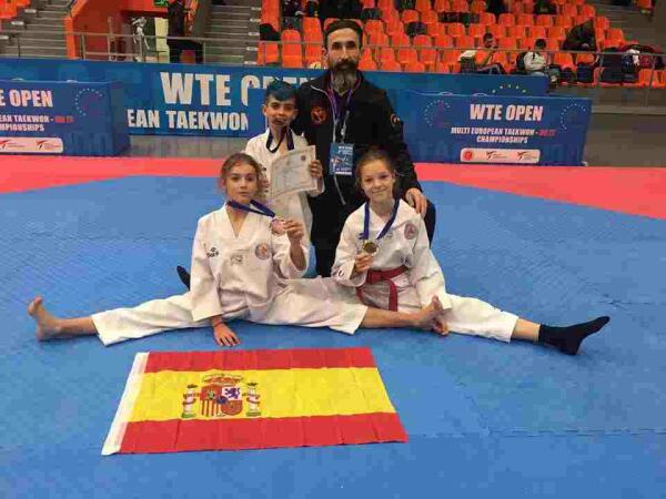 El Club Taekwondo Finestrat logra tres medallas en los Juegos Europeos disputados en Bulgaria