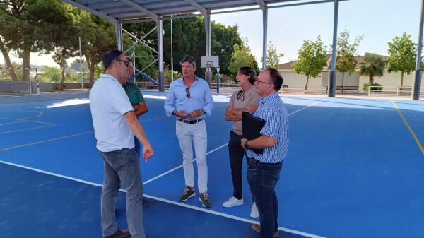 El Ayuntamiento de Villajoyosa termina la renovaci&oacute;n de las pistas del polideportivo la Torreta para el inicio de temporada