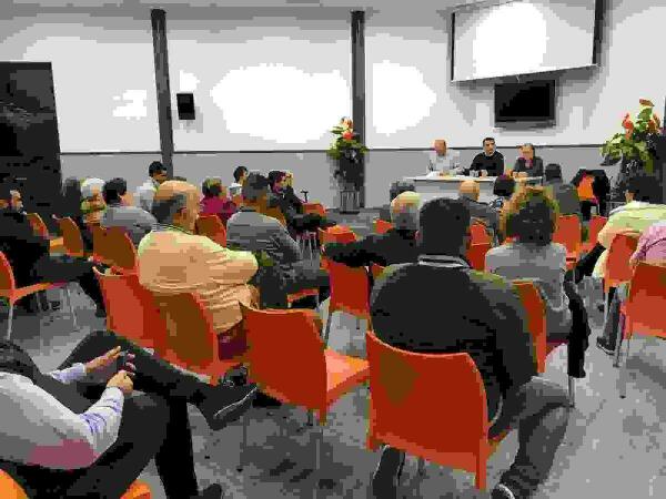 La Nuc&iacute;a &middot; El alcalde se re&uacute;ne con los vecinos de la Urbanizaci&oacute;n Pinar de Garaita 