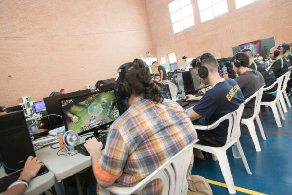 L&rsquo;Alf&agrave;s Party encadena cuatro ediciones marcadas por la masiva afluencia 