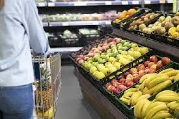 La inflación se eleva de nuevo al 8,7% en mayo por la subida de precios más allá de la energía