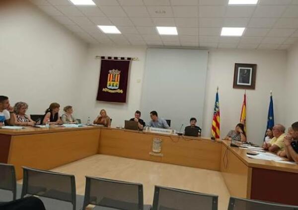 El Ayuntamiento de Polop de la Marina garantiza el fortalecimiento de su estructura con la aprobaci&oacute;n un&aacute;nime de su RPT