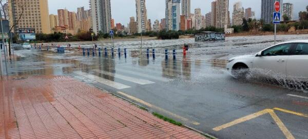 Benidorm recibirá una subvención de 30.000 euros de la Diputación para ampliar la red de pluviales y mejorar el drenaje en la avenida Bernat de Sarrià