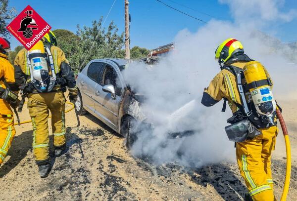 Se incendia un vehículo en Benidorm.