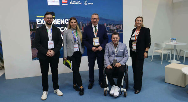 Benidorm presenta en Fitur la próxima guía accesible de experiencias temáticas para disfrutar en la ciudad