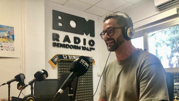 Visita del Concejal de VOX y Deportista Vilero Moisés Oliver a Bom Radio Benidorm y "El polideportivo"