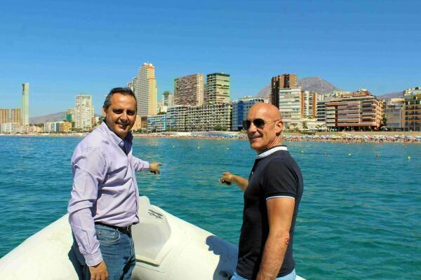 Benidorm habilita la calle de nado de la playa de Poniente