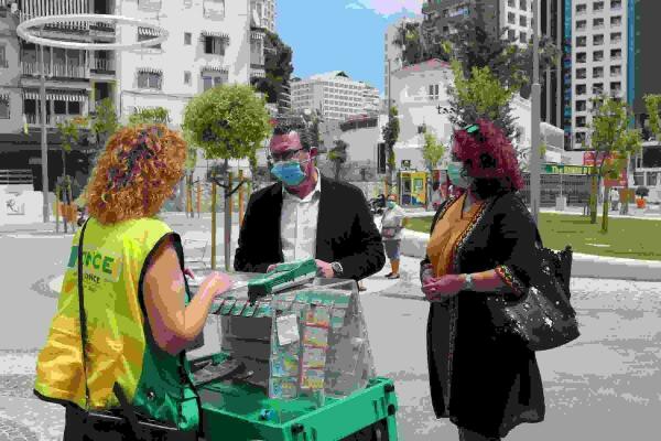 El alcalde destaca la labor de la ONCE en la vuelta a la actividad de sus vendedores en Benidorm