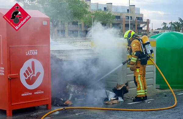 INCENDIO DE CONTENEDOR EN FINESTRAT
