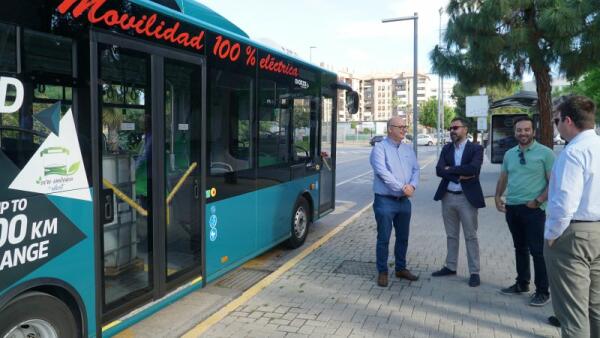 La Vila Joiosa y el Grupo Avanza prueban un autobús 100% eléctrico para su futura integración en el servicio de transporte urbano