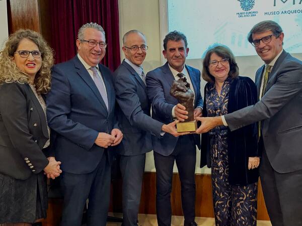 El MARQ recibe el XXIV Premio Maiosonnave de la UA por su labor divulgadora, inclusiva y formativa