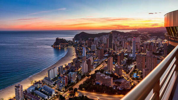 Benidorm renueva su plan estratégico para ahondar en la sostenibilidad y la compartición de datos 