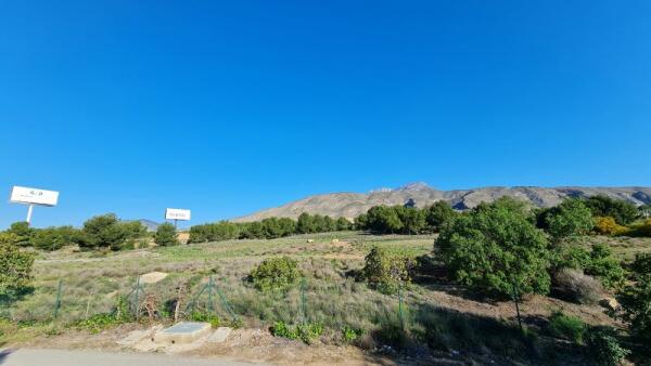 FINESTRAT PROMUEVE LA CONSTRUCCIÓN DE UN CENTRO DEPORTIVO DE TENIS Y PÁDEL EN EL ANTIGUO PITCH & PUTT DE SIERRA CORTINA 