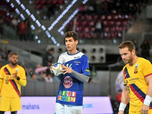 El extremo izquierdo Mario Dorado P&eacute;rez abandonar&aacute; la disciplina del BM Benidorm. 