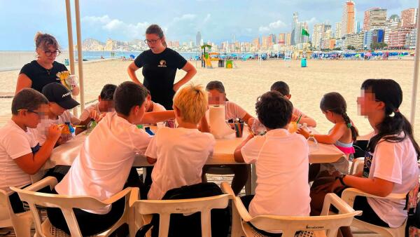 La ludoteca de la playa de Poniente acoge el taller &lsquo;Guardianes del mar&rsquo; de la Concejal&iacute;a de Juventud 