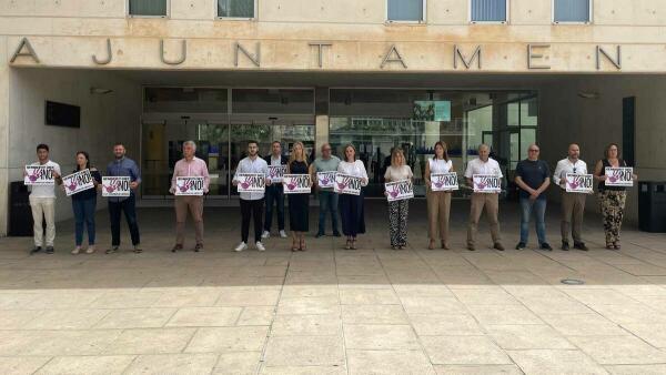 Benidorm expresa su repulsa por el último crimen de violencia machista contra una mujer cometido en Barcelona