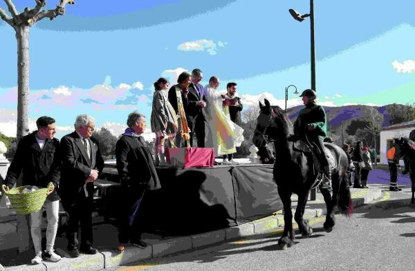  La bendición de animales de Sant Antoni congrega a centenares de personas 