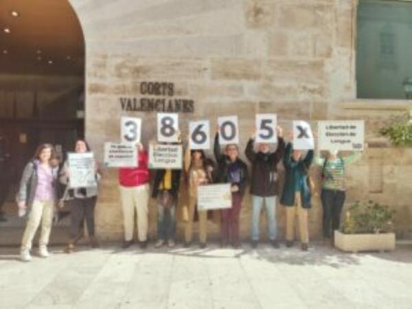 HABLAMOS ESPAÑOL VALIDA SU ILP DE LIBERTAD DE ELECCIÓN DE LENGUA CON 38.605 FIRMAS, EL CUÁDRUPLE DE LO EXIGIDO 