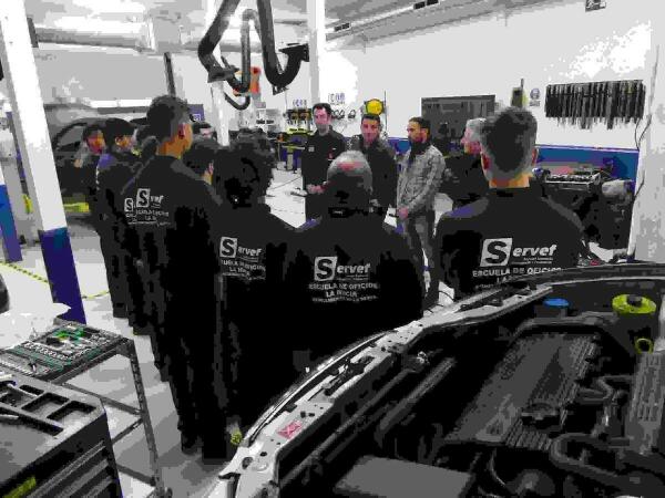 La Nuc&iacute;a &middot; 15 desempleados se forman en el  Curso de Electromec&aacute;nica 