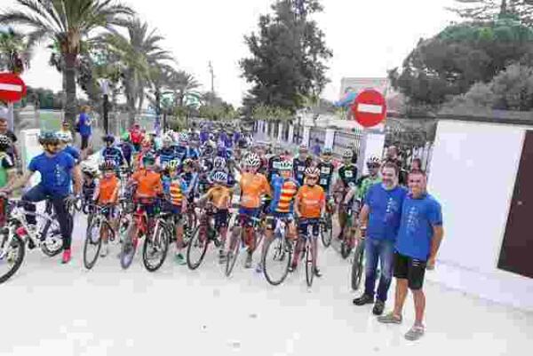 M&aacute;s de mil personas participaron el 1 de octubre en el d&iacute;a de la bicicleta y la fiesta &ldquo;l&rsquo;Alf&agrave;s m&aacute;s deporte&rdquo;