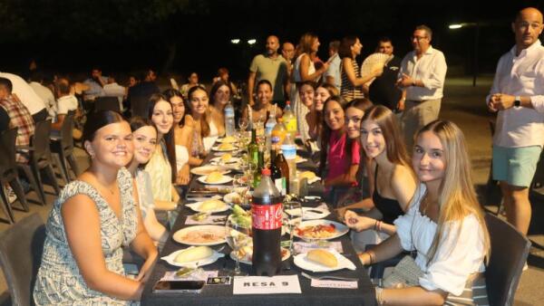 El Sopar d’Estiu del Roser reúne a más de 150 personas en la Ermita de Sanç 