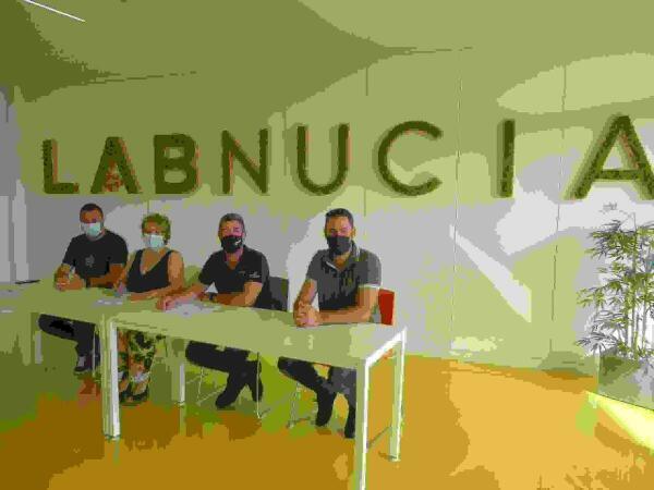 Convenio AMPA del IES La Nuc&iacute;a y AECNU con descuentos  para familias en el comercio local 