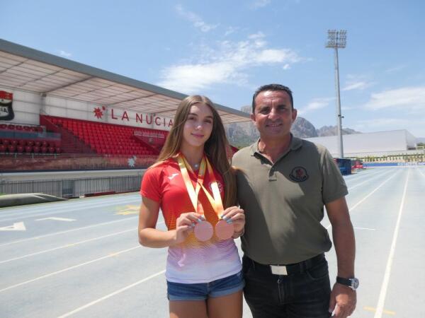 Doble bronce de Sara Navarro en los Nacionales sub 16 de atletismo 