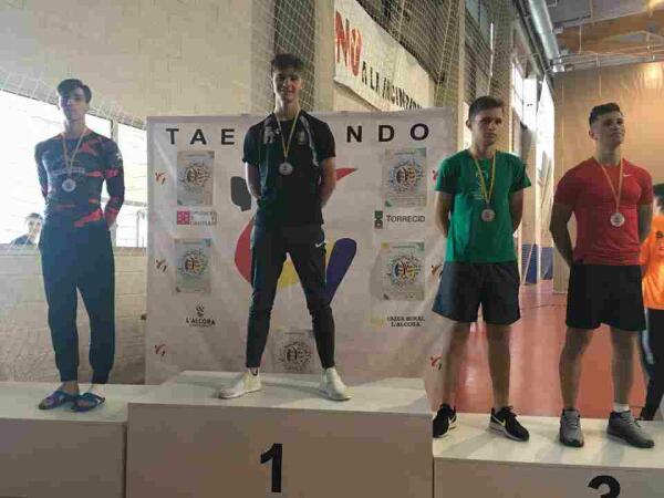 Alan Luna ganó el campeonato autonómico de taewkondo y se clasifica para el nacional sub 21 