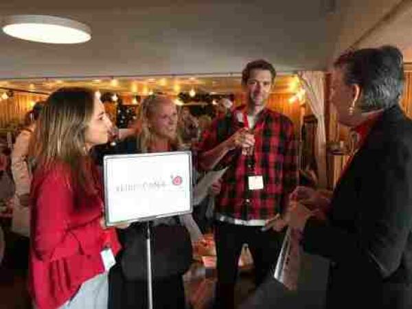 Benidorm muestra sus virtudes al influencer escandinavo