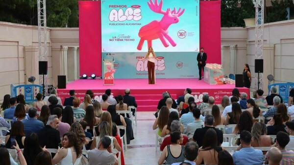 Benidorm acoge la entrega de los Premios ALCE 2024 y se convierte en la capital de la publicidad alicantina 