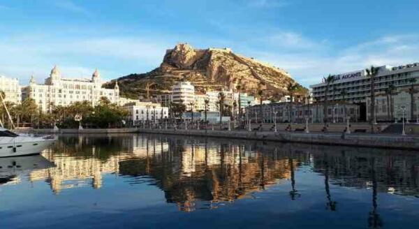 Los hoteles est&aacute;n m&aacute;s cerca de obtener el distintivo 'Alicante Segura'