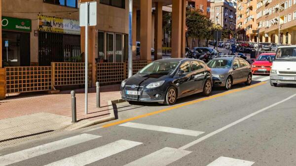 Benidorm adjudica el contrato para la instalación de los parquímetros en las zonas naranja y verde de estacionamiento regulado 