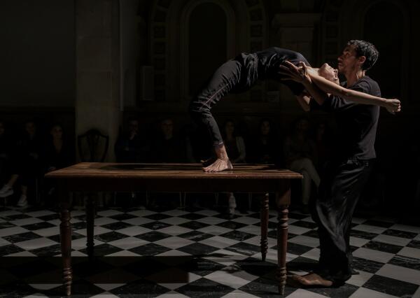 El Teatro Auditori de la Vila acoge la obra “10 Sonetos” de la compañía OtraDanza 