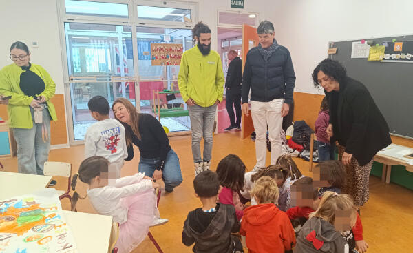 Ni&ntilde;os y adolescentes asisten a la &ldquo;Escola de Pascua&rdquo; y el &ldquo;Campamento Urbano&rdquo; durante las vacaciones de Semana Santa 