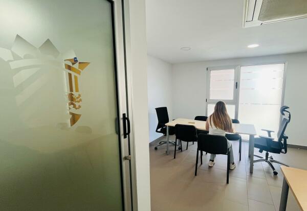 FINESTRAT AMPLÍA EL HORARIO DEL CENTRE JUVENIL PARA AYUDAR A LA JUVENTUD EN LA PREPARACIÓN DE SUS EXÁMENES