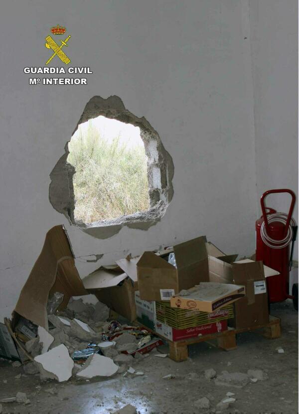 La Guardia Civil esclarece una decena de robos en gasolineras y empresas de Cieza y Jumilla ocurridos en 2018.