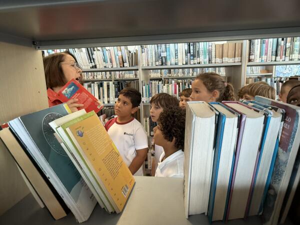 La Nucía celebra el “Día Internacional de las Bibliotecas” con visitas escolares y actividades