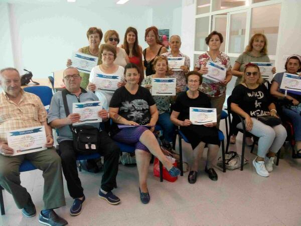 La Vila // Bienestar Social entrega los diplomas a los 23 participantes del taller de hábitos de alimentación saludable