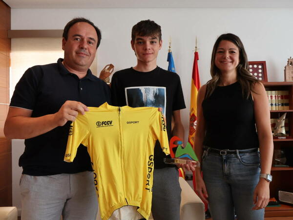 RECEPCIÓN AL JOVEN CICLISTA DE FINESTRAT, JAUME LLORET I SORIANO POR SU VICTORIA EN LA CHALLENGE COMUNITAT VALENCIANA 