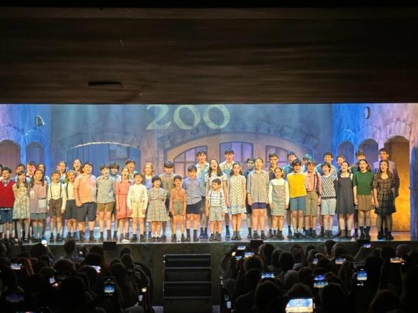 El alfasino Juan Luis Iborra premio BROADWAYWORLD SPAIN 2023 con ‘Los chicos del coro’