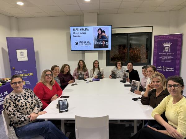 El Club de Lectura de Igualdad finaliza la novela “Mi Bárbara”