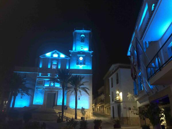 El “Día Mundial de la Diabetes” ilumina de azul los edificios de La Nucía