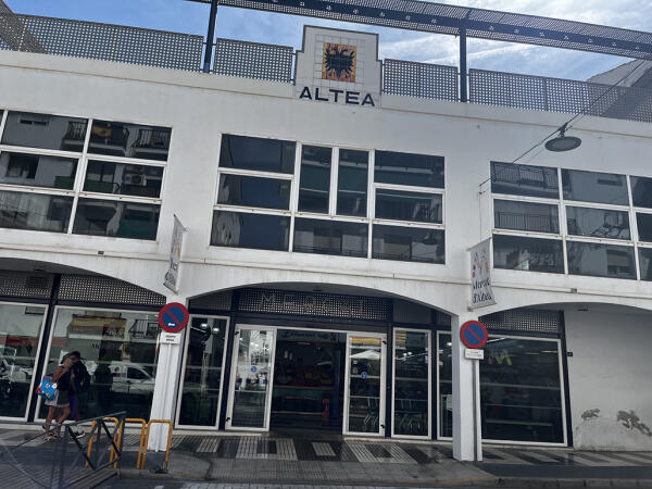 El Ayuntamiento de Altea anuncia el cierre temporal del Mercado Municipal por las obras de refuerzo estructural del edificio y avanza en la instalaci&oacute;n de un mercado provisional
