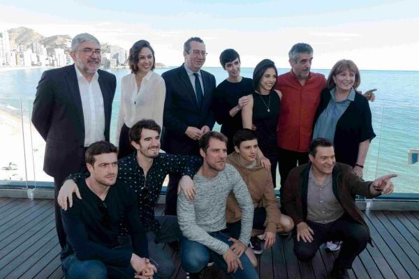 El equipo de &lsquo;Fugitiva&rsquo; afirma que Benidorm es &ldquo;un personaje important&iacute;simo en la serie&rdquo; 