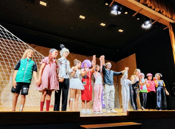 La Escuela de Teatro La Nucía realizó una muestra de fin de curso en El Sindicat 