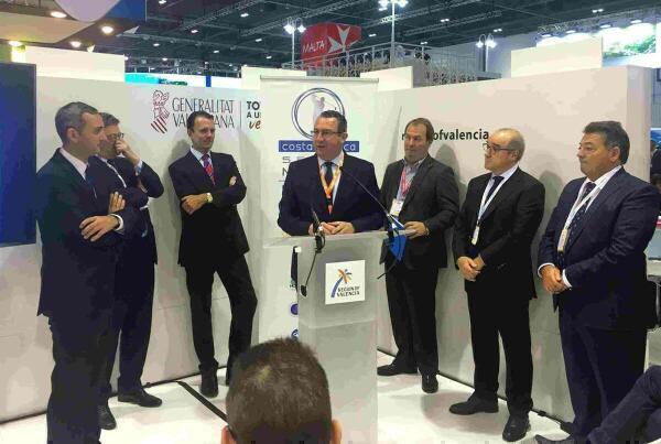 Benidorm promociona su oferta en la feria de turismo del Reino Unido, su principal mercado emisor