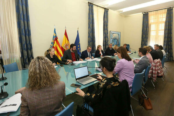 La Costa Blanca refuerza su apuesta por el turismo accesible en su estrategia promocional de 2024 