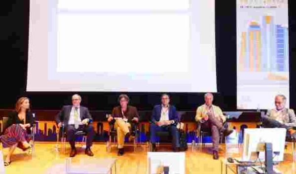 XIX Foro Internacional &middot; La mesa redonda &ldquo;Del Big al Smart Data&rdquo; alerta del &ldquo;darwinismo digital&rdquo;  