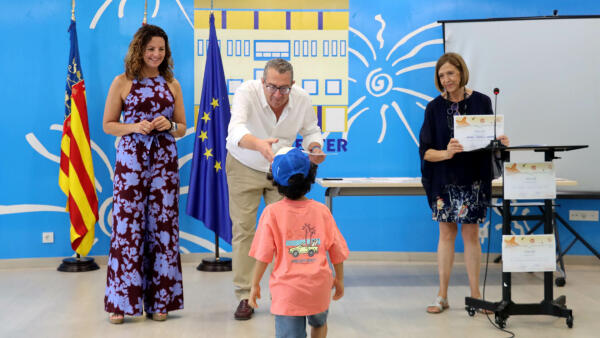 Benidorm reconoce a los m&aacute;s de 60 menores que han participado este a&ntilde;o en el Programa de Apoyo Educativo de Verano