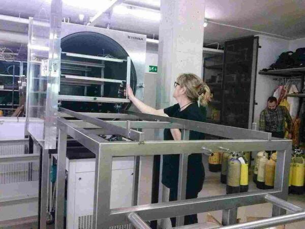 La Vila &middot; Las maderas del pecio Bou Ferrer se restauran en el Centre d&rsquo;Arqueologia Subaqu&agrave;tica de Catalunya  